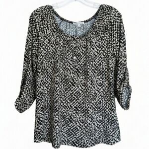Notations Black & White Abstract Scoop Neck Blouse